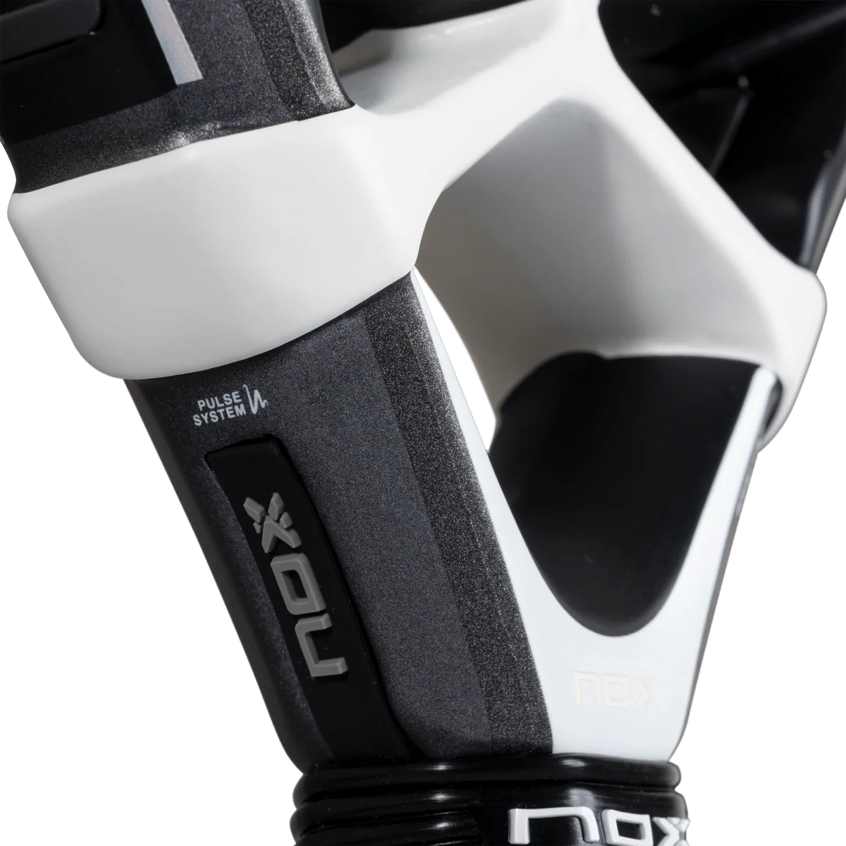 NOX QUATUM 12K CARBON 2025 PADEL RACKET
